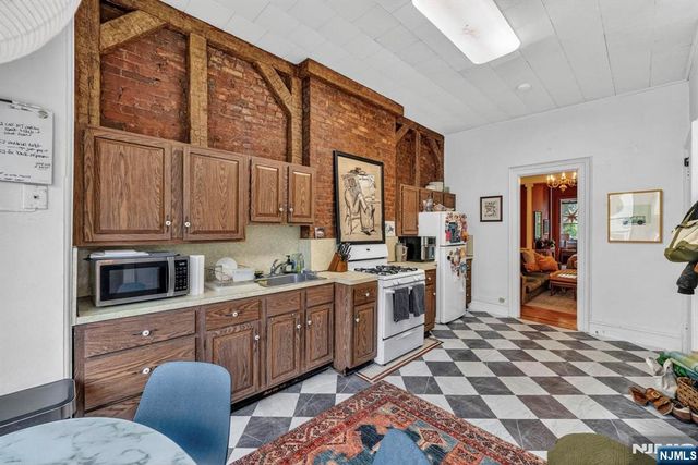 303 York Street, Jersey City, NJ 07302