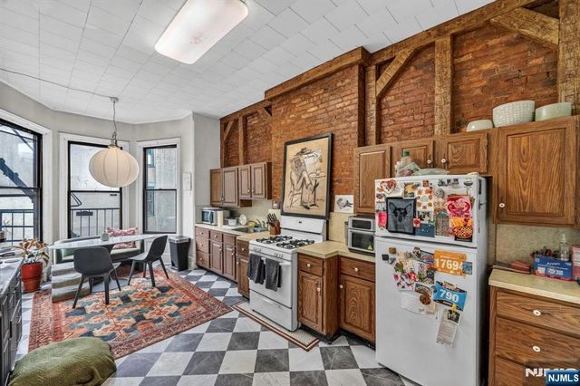 303 York Street, Jersey City, NJ 07302