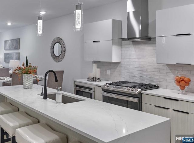 8 Tice Road 205, Franklin Lakes, NJ 07417