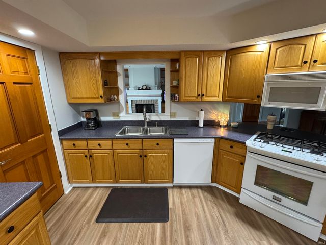 15114 Lions Passage, Leo, IN 46765