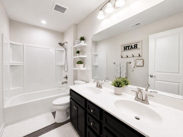 1360 Autumn Ridge Drive, Lebanon, OH 45036