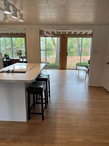 29 Thomas Lake Road, Riverside, TX 77367