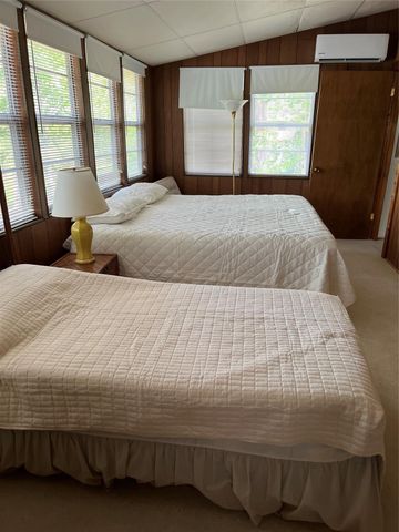 29 Thomas Lake Road, Riverside, TX 77367