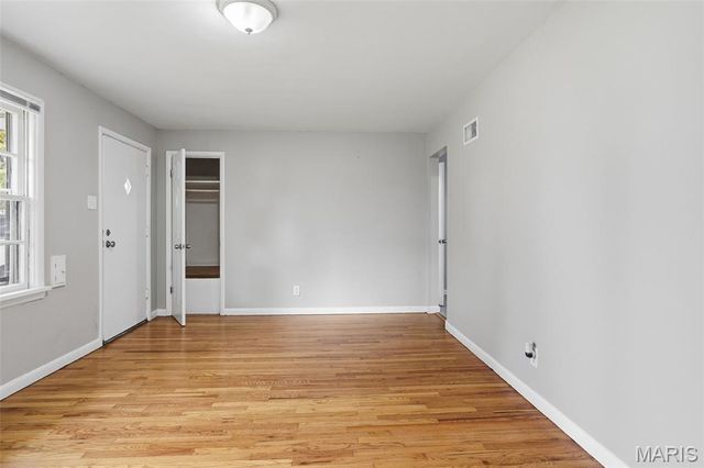 101 Florwood, St Louis, MO 63135