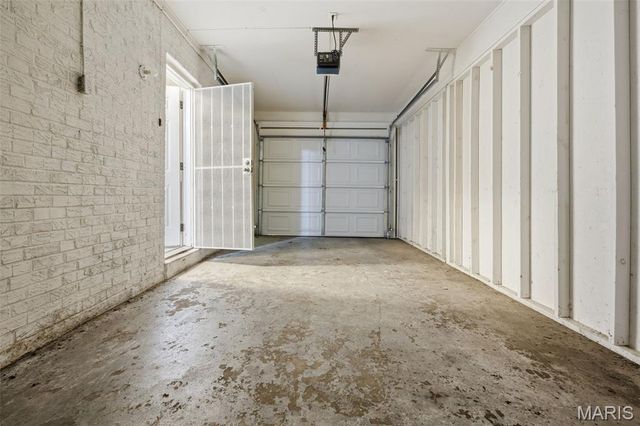 101 Florwood, St Louis, MO 63135