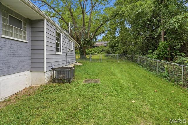 101 Florwood, St Louis, MO 63135