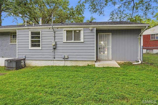 101 Florwood, St Louis, MO 63135