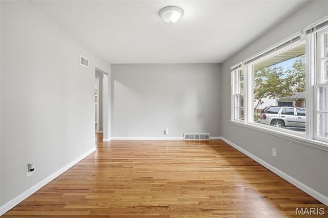 101 Florwood, St Louis, MO 63135