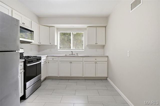 101 Florwood, St Louis, MO 63135