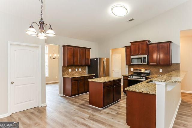 176 Inverness Avenue, Newnan, GA 30263