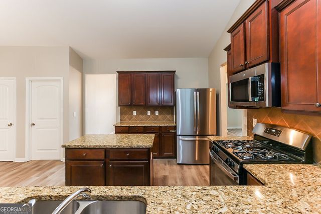 176 Inverness Avenue, Newnan, GA 30263