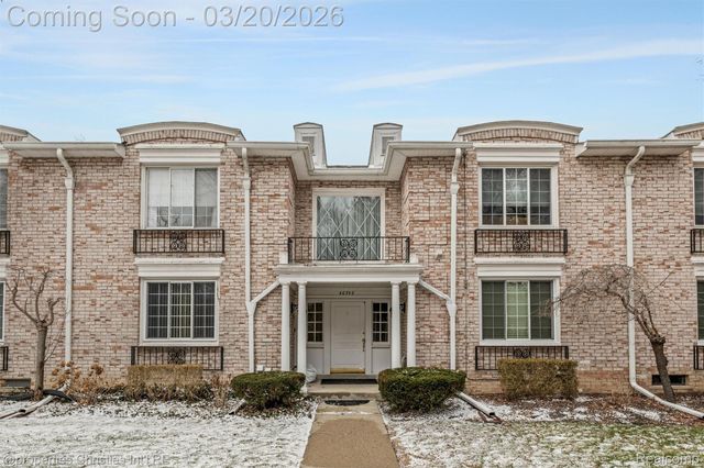 40750 Woodward Avenue 25, Bloomfield Charter Township, MI 48304