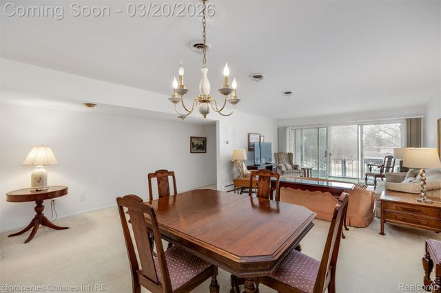 40750 Woodward Avenue 25, Bloomfield Charter Township, MI 48304