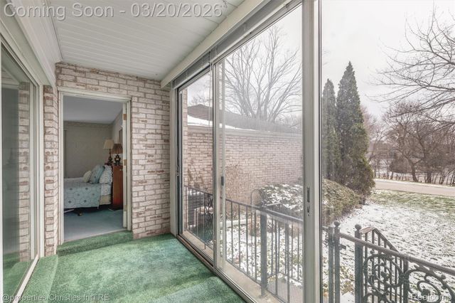 40750 Woodward Avenue 25, Bloomfield Charter Township, MI 48304