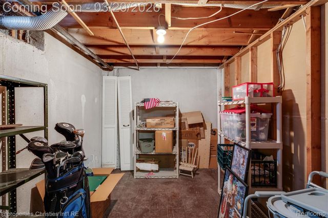 40750 Woodward Avenue 25, Bloomfield Charter Township, MI 48304