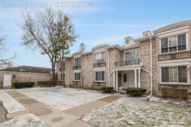 40750 Woodward Avenue 25, Bloomfield Charter Township, MI 48304