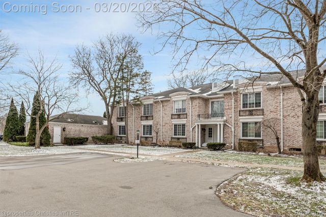 40750 Woodward Avenue 25, Bloomfield Charter Township, MI 48304