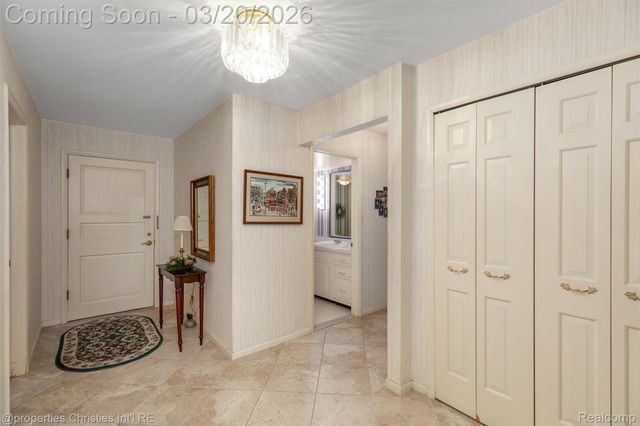 40750 Woodward Avenue 25, Bloomfield Charter Township, MI 48304