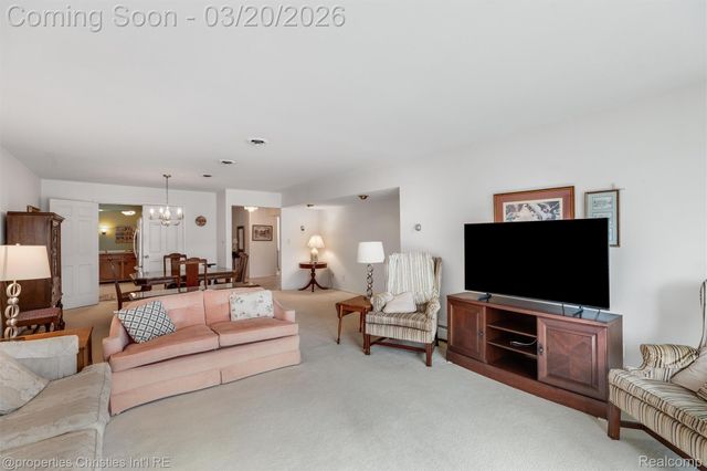 40750 Woodward Avenue 25, Bloomfield Charter Township, MI 48304