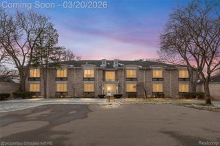 40750 Woodward Avenue 25, Bloomfield Charter Township, MI 48304