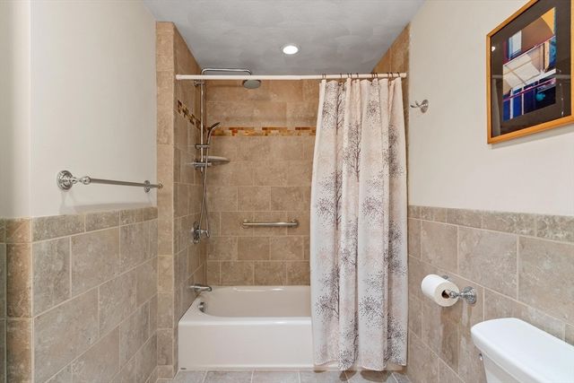 185 Essex St 1A, Melrose, MA 02176