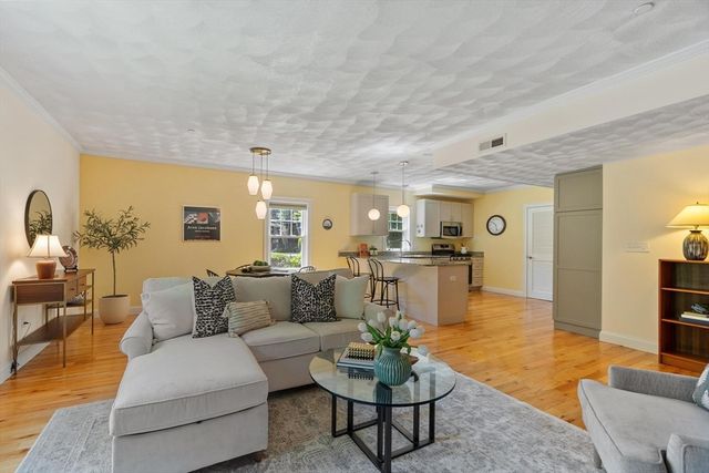185 Essex St 1A, Melrose, MA 02176