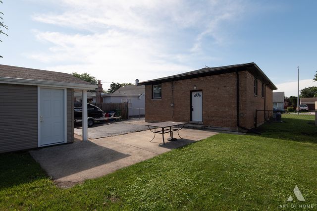 5854 W 81st Place, Burbank, IL 60459