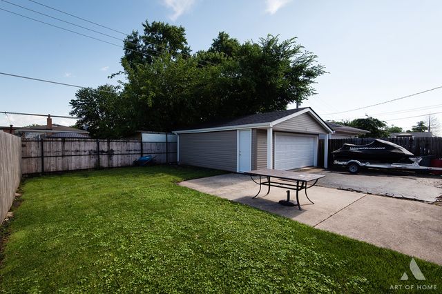 5854 W 81st Place, Burbank, IL 60459