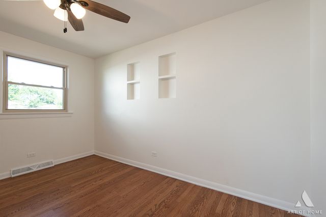5854 W 81st Place, Burbank, IL 60459