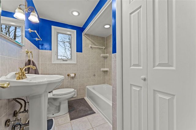 4712 Carriage Drive, Whitehall, PA 15236