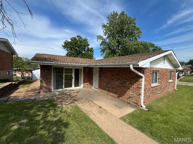 4102 Schlogl Drive, Unincorporated, MO 63125