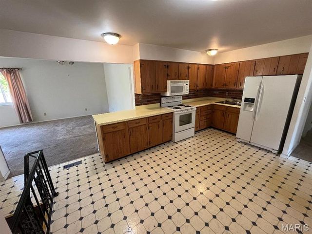4102 Schlogl Drive, Unincorporated, MO 63125