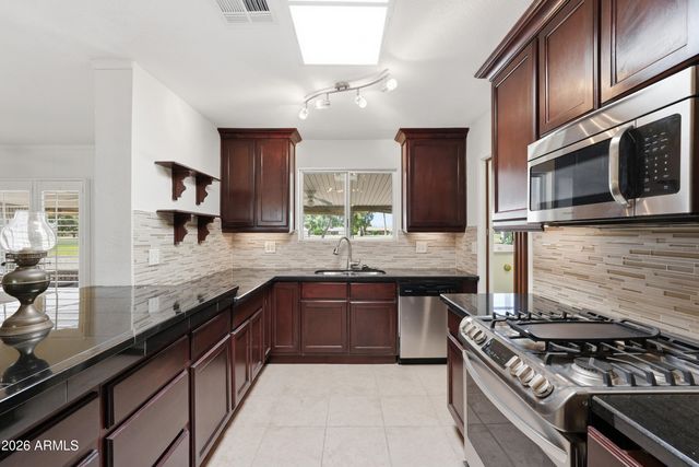 10747 W Hope Drive, Sun City, AZ 85351
