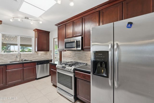 10747 W Hope Drive, Sun City, AZ 85351
