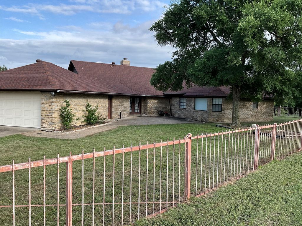 999 W Boynton st, Hamilton, TX 76531