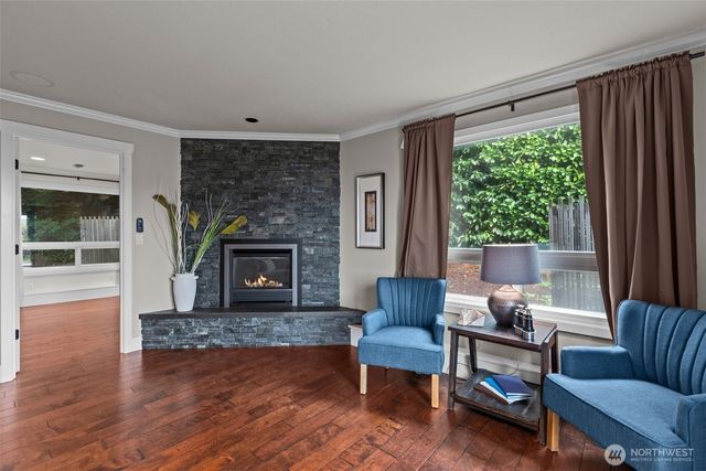 22525 10th Avenue S, Des Moines, WA 98198