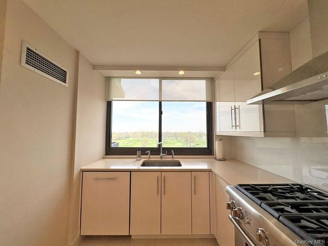 27010 Grand Central Parkway 10O, Floral Park, NY 11005