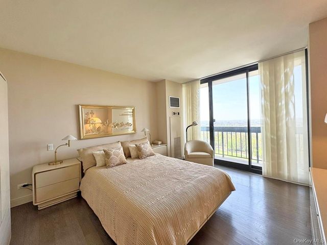 27010 Grand Central Parkway 10O, Floral Park, NY 11005