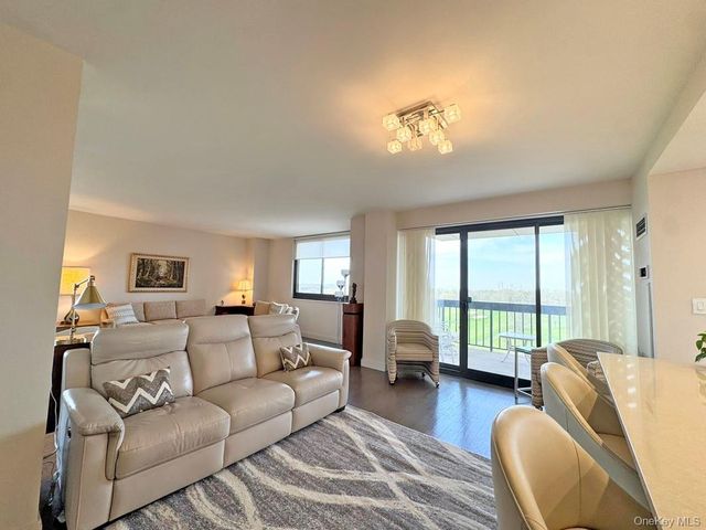 27010 Grand Central Parkway 10O, Floral Park, NY 11005