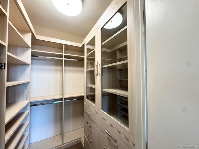 27010 Grand Central Parkway 10O, Floral Park, NY 11005