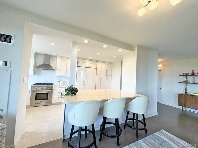 27010 Grand Central Parkway 10O, Floral Park, NY 11005