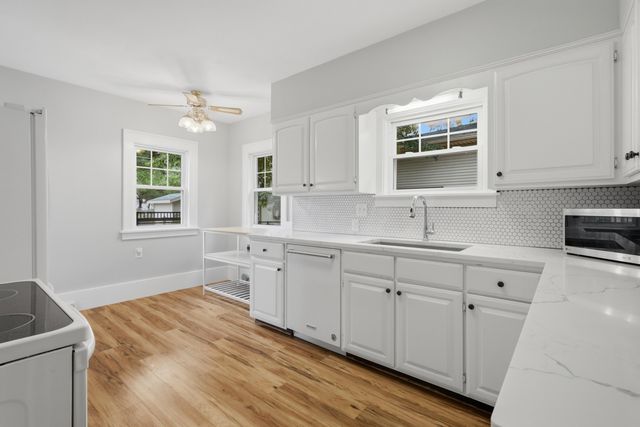 2612 E 18th Street E, Davenport, IA 52803