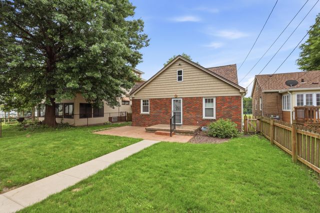 2612 E 18th Street E, Davenport, IA 52803