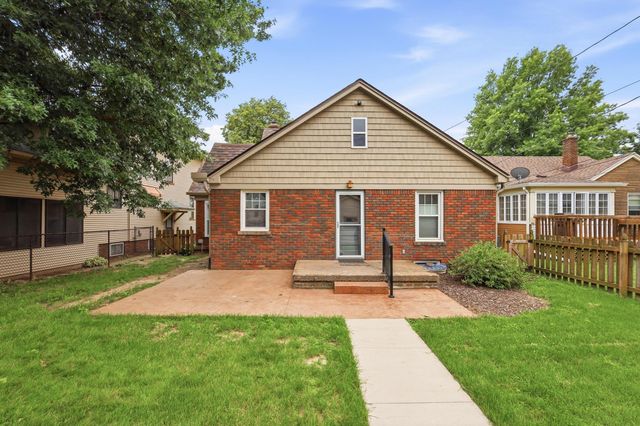 2612 E 18th Street E, Davenport, IA 52803