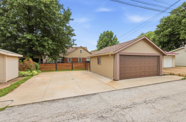 2612 E 18th Street E, Davenport, IA 52803