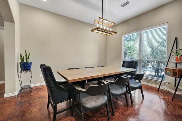 5803 Sabine Dr, Midland, TX 79707