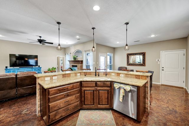 5803 Sabine Dr, Midland, TX 79707