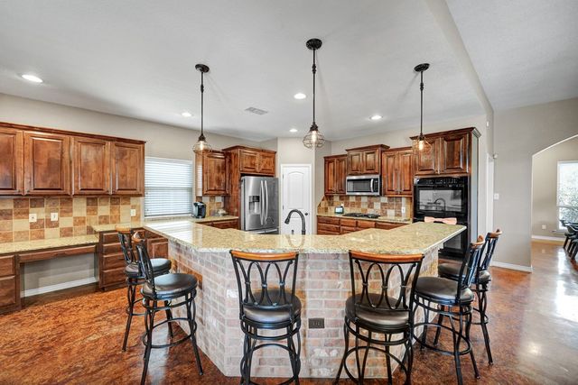 5803 Sabine Dr, Midland, TX 79707