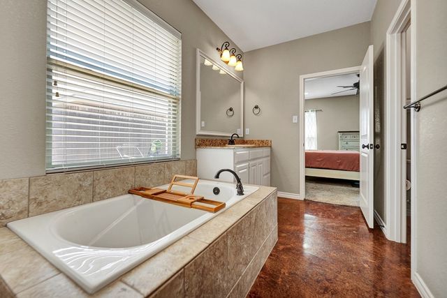 5803 Sabine Dr, Midland, TX 79707