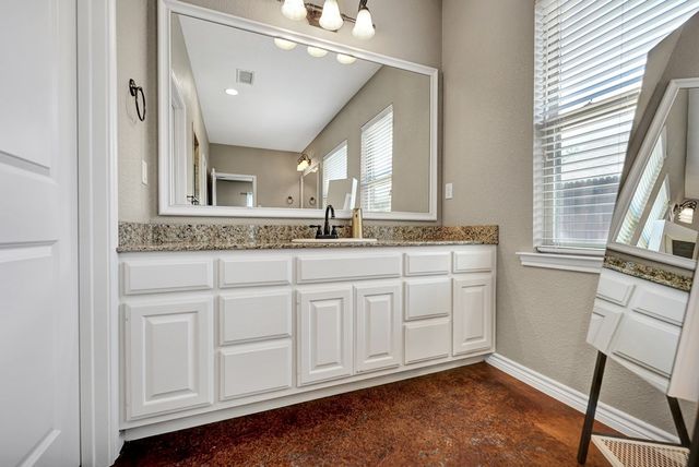 5803 Sabine Dr, Midland, TX 79707